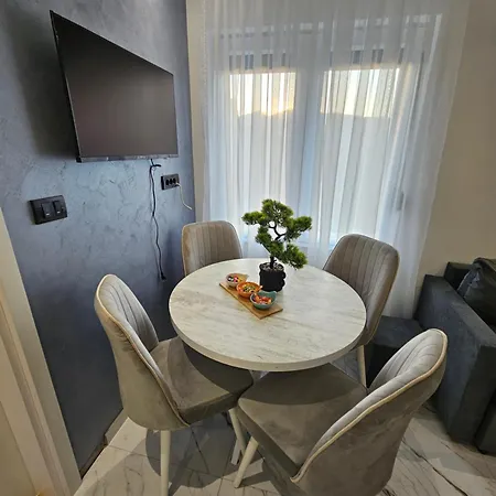 Katalina شقة باغينا باستا